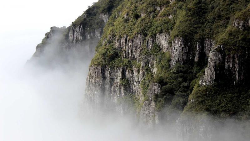 今日头条新闻：欧冠四分之一决赛抽签结果揭晓 豪门对决精彩纷呈